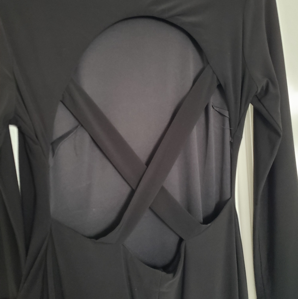 Beautiful black open back gown - Picture 6 of 10